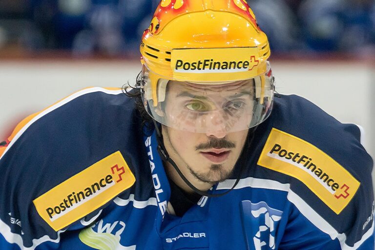 Image d'un joueur de hockey vue de face